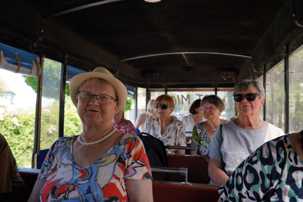 Rückblick auf unser 2. Begegnungs- und Tanzcafé – Gemeinsam unterwegs mit dem Schlendrian 🚂☀️