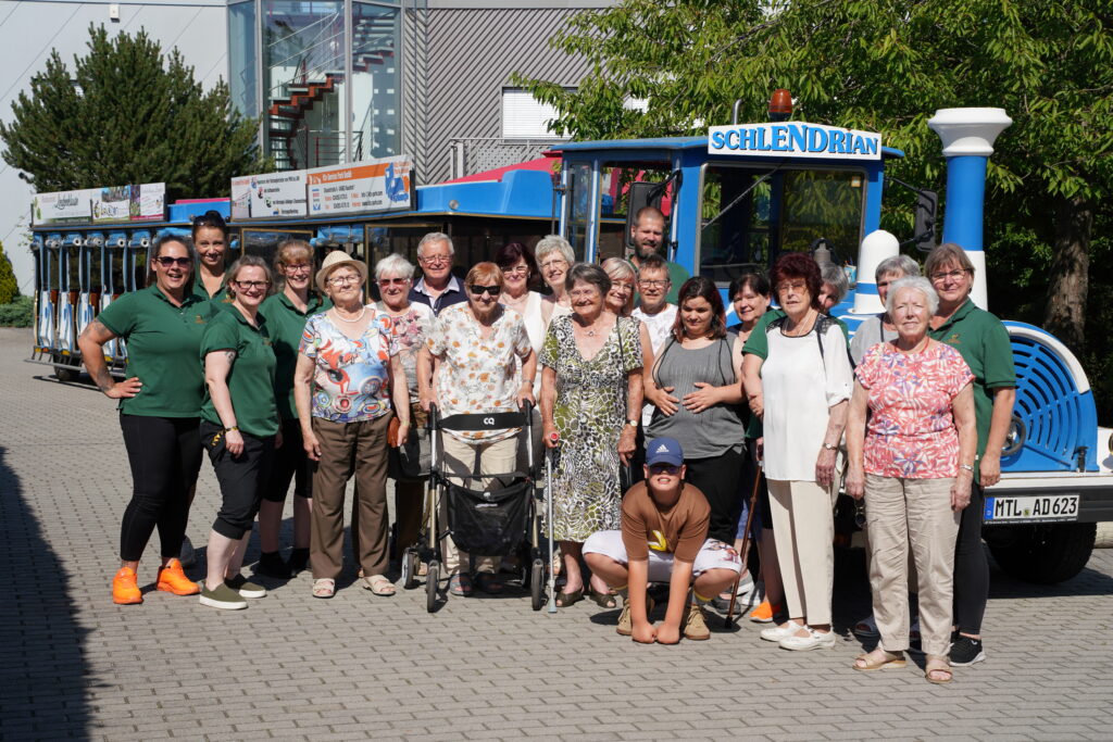 Rückblick auf unser 2. Begegnungs- und Tanzcafé – Gemeinsam unterwegs mit dem Schlendrian 🚂☀️