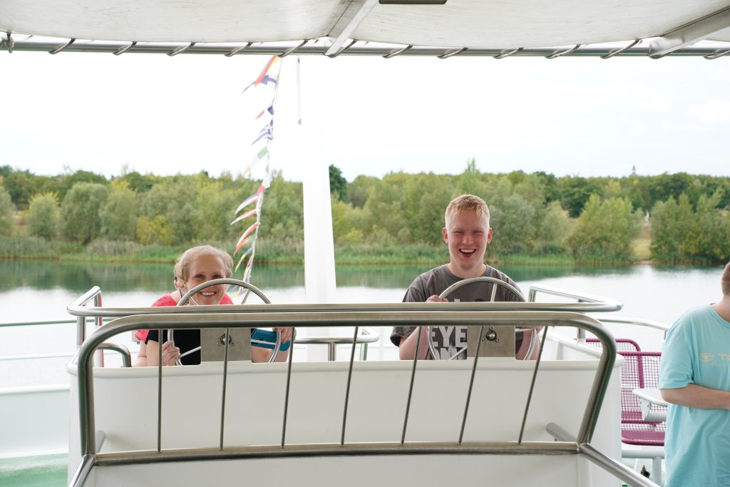Rückblick auf unser 4. Begegnungs- und Tanzcafé – Gemeinsam zum Markkleeberger See 🚂🚢☀️